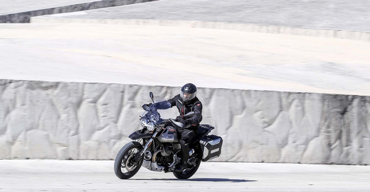 Moto Guzzi V85 TT Travel