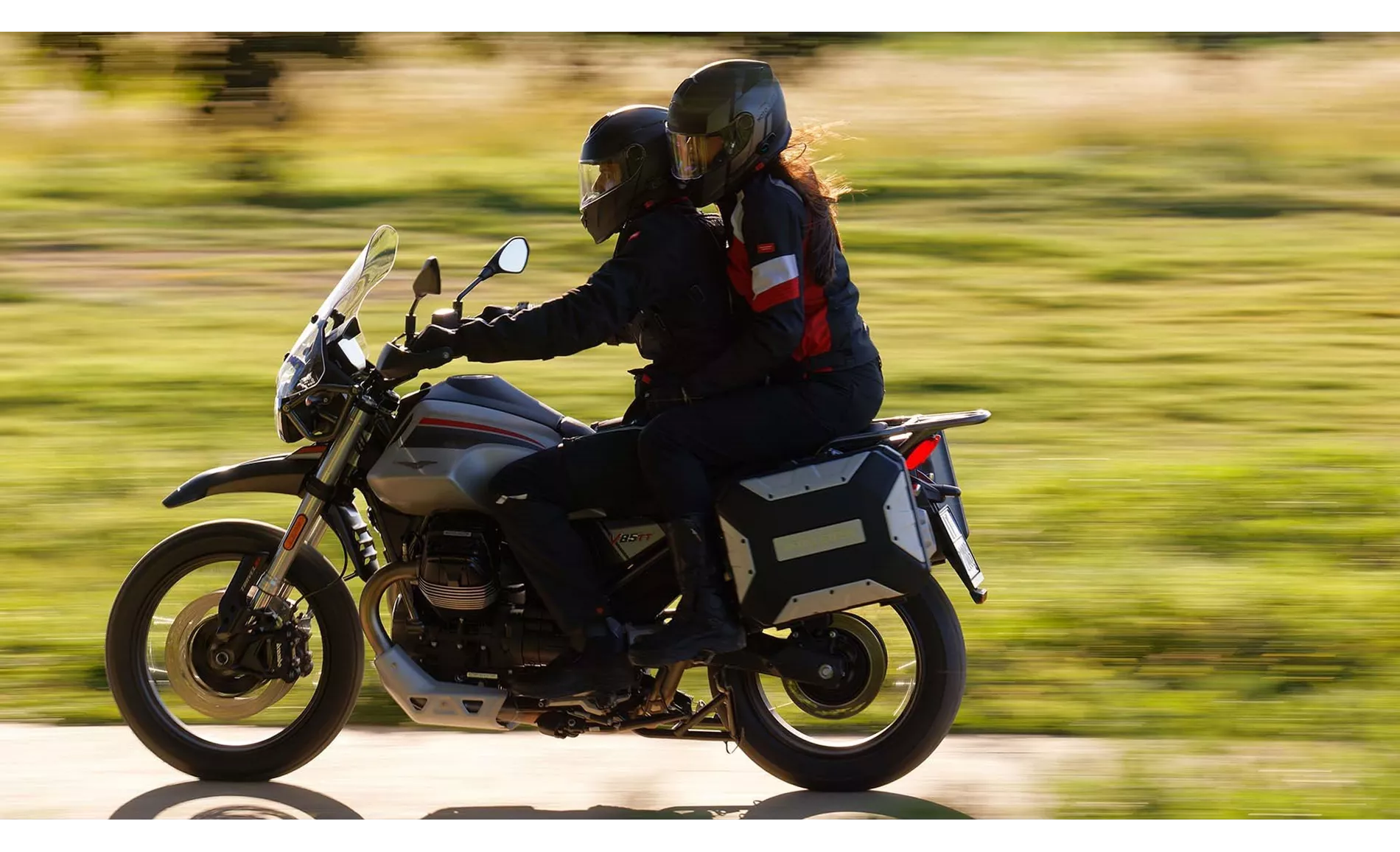 Moto Guzzi V85 TT Travel 2024 Moto Guzzi V85 TT Travel 2024