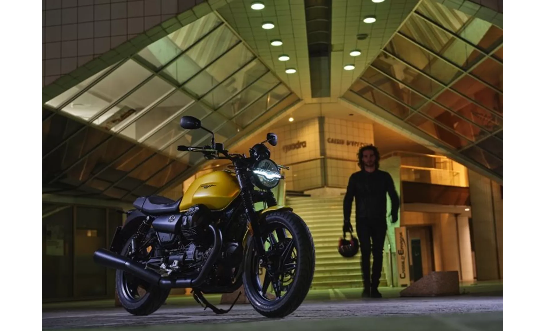 Moto Guzzi V7 Stone 2024 Moto Guzzi V7 Stone 2024