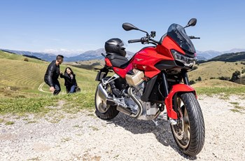 Moto Guzzi V100 Mandello 2024 - Bild 7 Moto Guzzi V100 Mandello 2024 - Bild 7