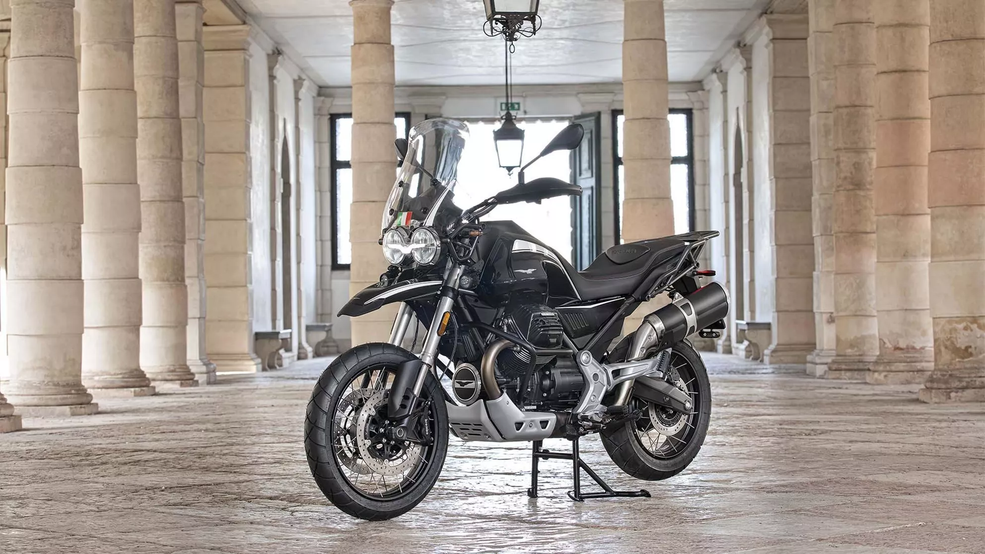 Moto Guzzi V85 TT Guardia d'Onore - Immagine 2