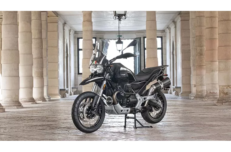 Moto Guzzi V85 TT Guardia d'Onore 2024 Moto Guzzi V85 TT Guardia d'Onore 2024