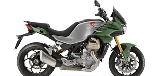 Ducati SuperSport 950 S 2023 vs Moto Guzzi V100 Mandello S 2024 Ducati SuperSport 950 S 2023 vs Moto Guzzi V100 Mandello S 2024