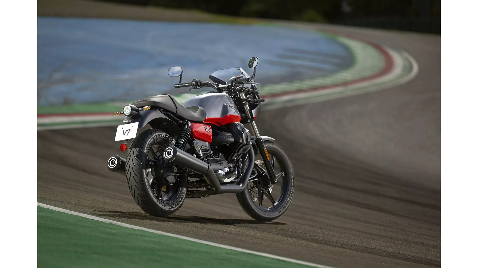 Moto Guzzi V7 Stone Corsa - Imagem 3