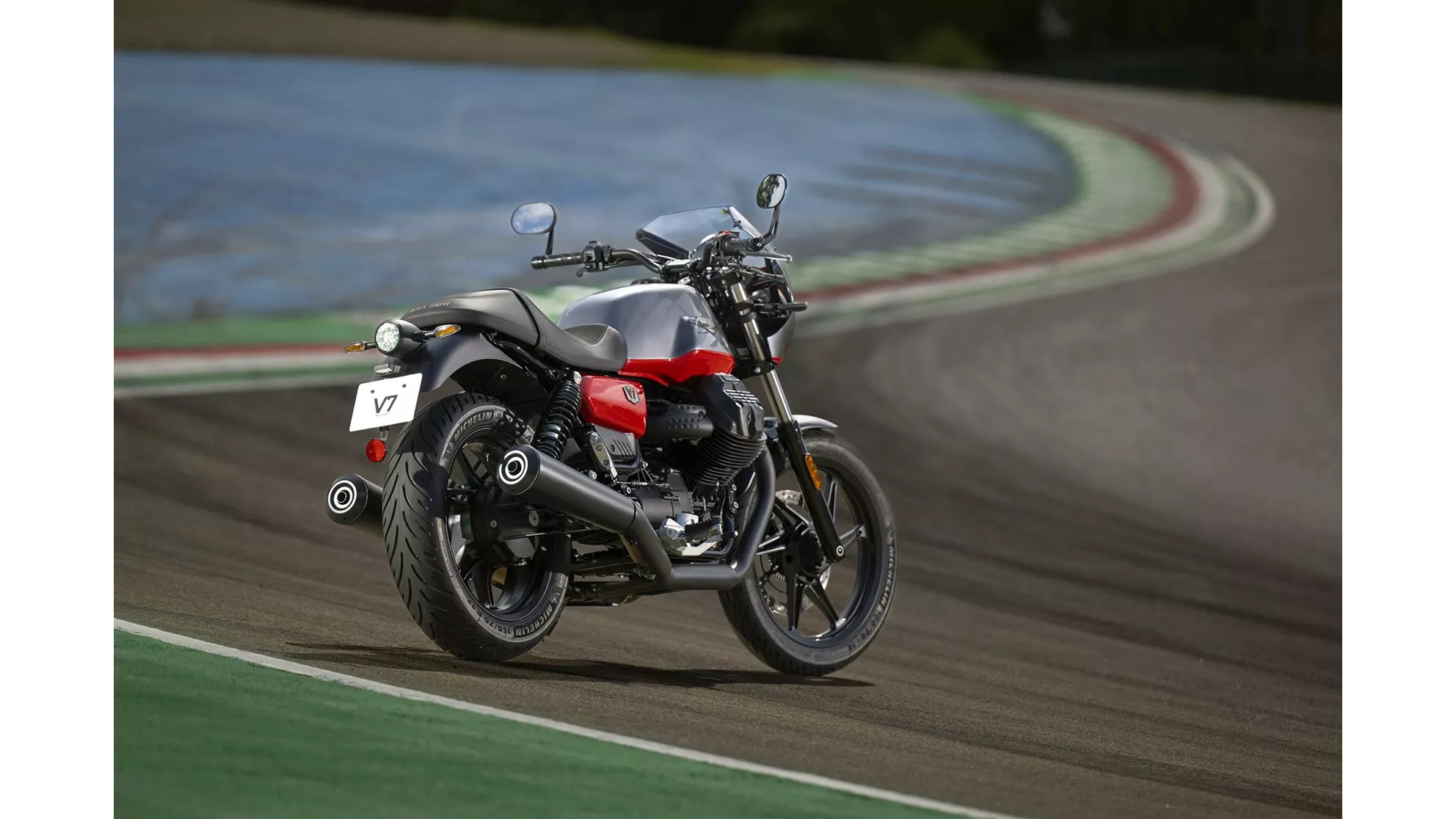 Moto Guzzi V7 Stone Corsa - Image 3 Moto Guzzi V7 Stone Corsa - Image 3