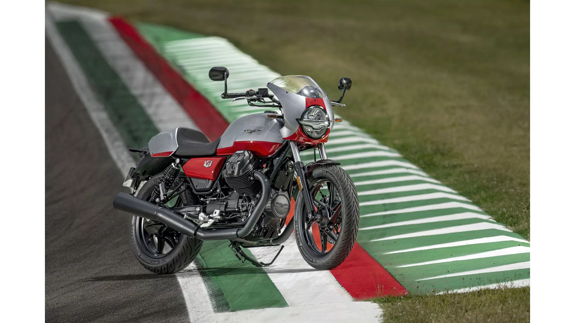 Moto Guzzi V7 Stone Corsa - Image 11 Moto Guzzi V7 Stone Corsa - Image 11