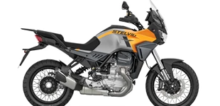 Moto Guzzi Stelvio 2024 vs BMW R 1200 GS Adventure 2017 Moto Guzzi Stelvio 2024 vs BMW R 1200 GS Adventure 2017