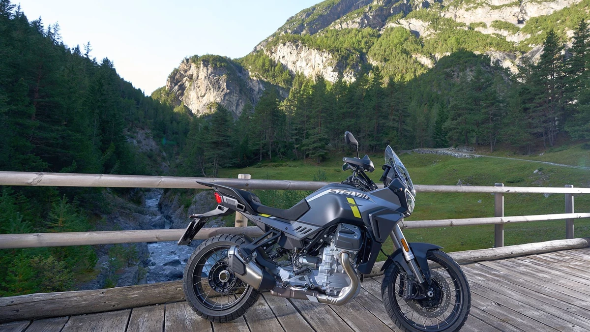 Moto Guzzi Stelvio Bild 16: Moto Guzzi Stelvio