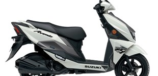 Yamaha NEOs 4Takt 2017 vs Suzuki Avenis 125 2024