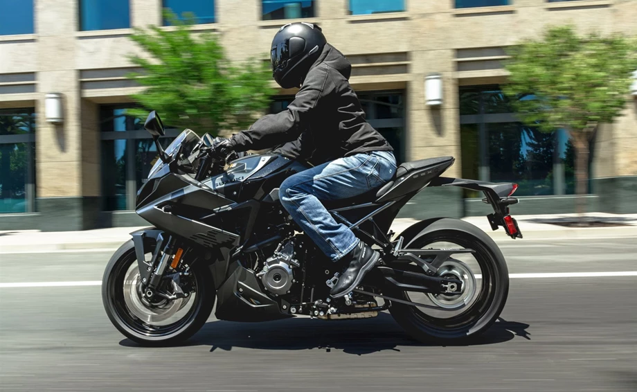 Suzuki GSX-8R Bild 10: Suzuki GSX-8R