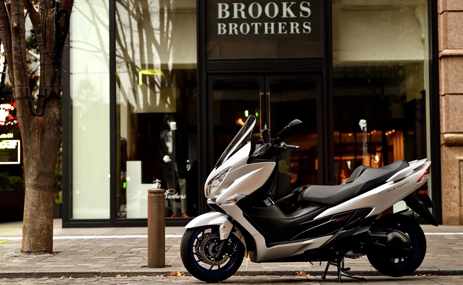 Suzuki Burgman 400 Bild 3: Suzuki Burgman 400