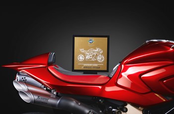 MV Agusta Superveloce 1000 Serie Oro 2024 - Bild 9