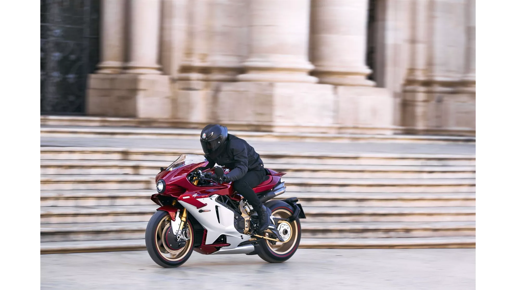 MV Agusta Superveloce 1000 Serie Oro 2024 - Image 59 MV Agusta Superveloce 1000 Serie Oro 2024 - Image 59