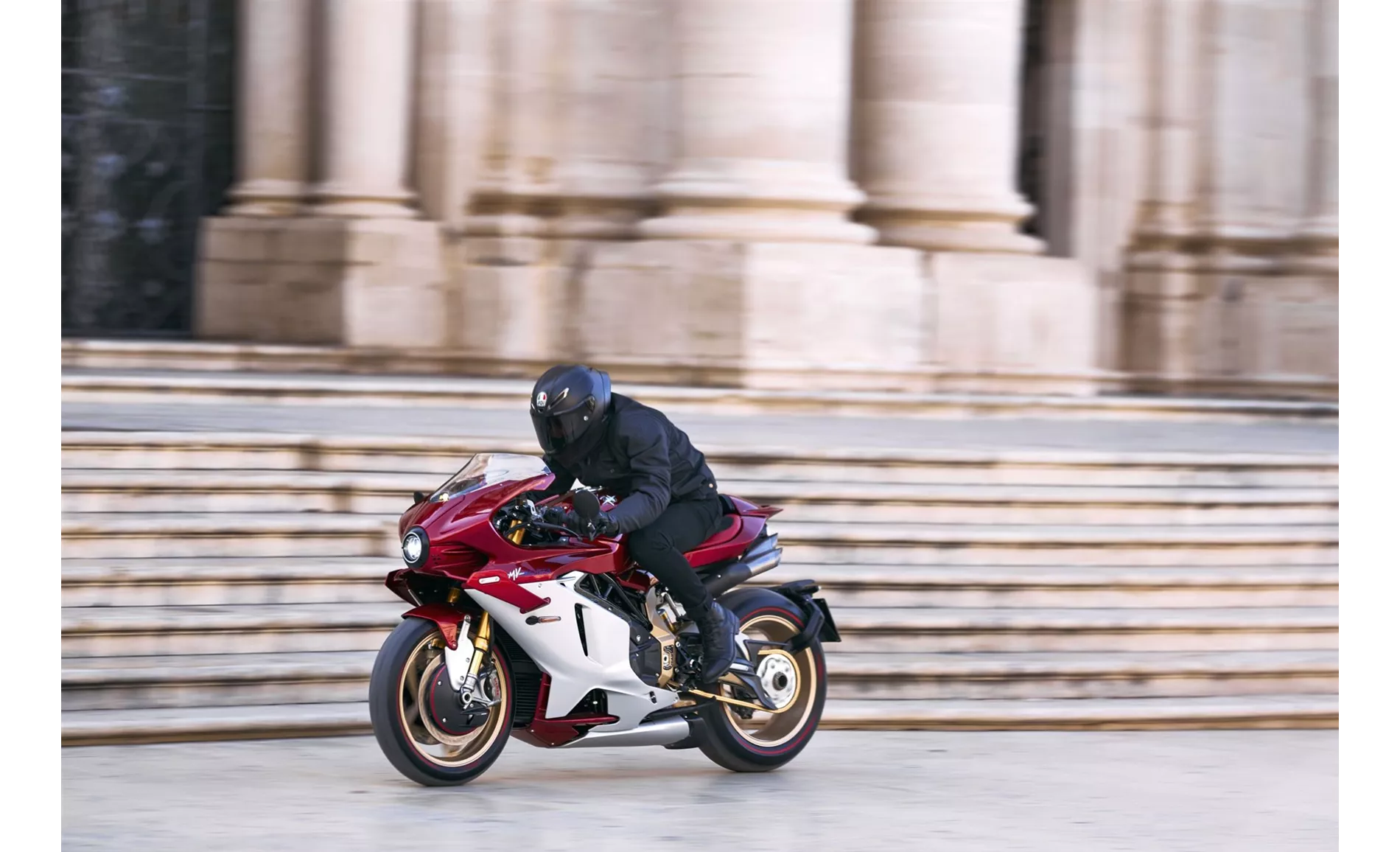 MV Agusta Superveloce 1000 Serie Oro 2024 MV Agusta Superveloce 1000 Serie Oro 2024