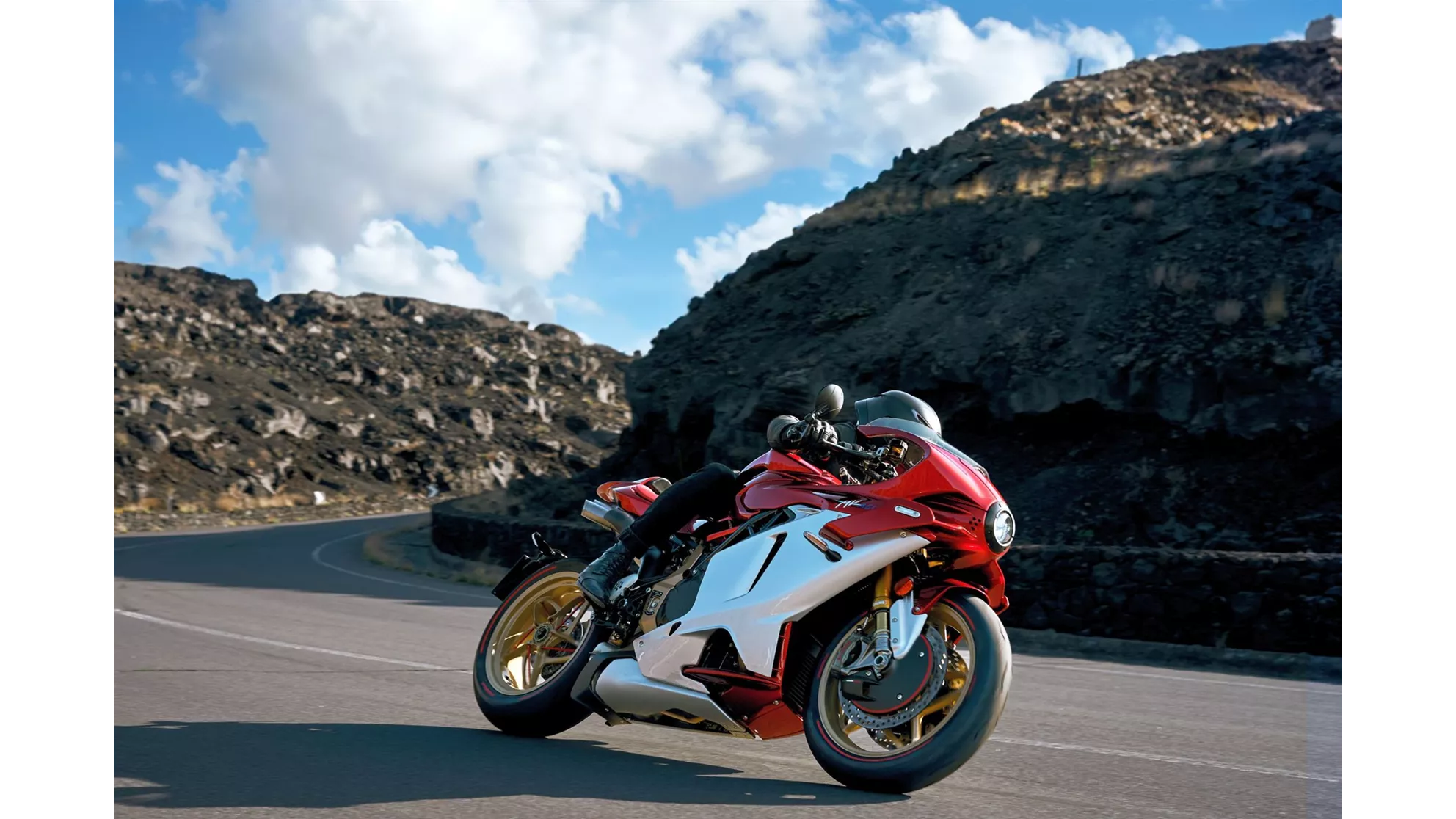 MV Agusta Superveloce 1000 Serie Oro - Image 11 MV Agusta Superveloce 1000 Serie Oro - Image 11