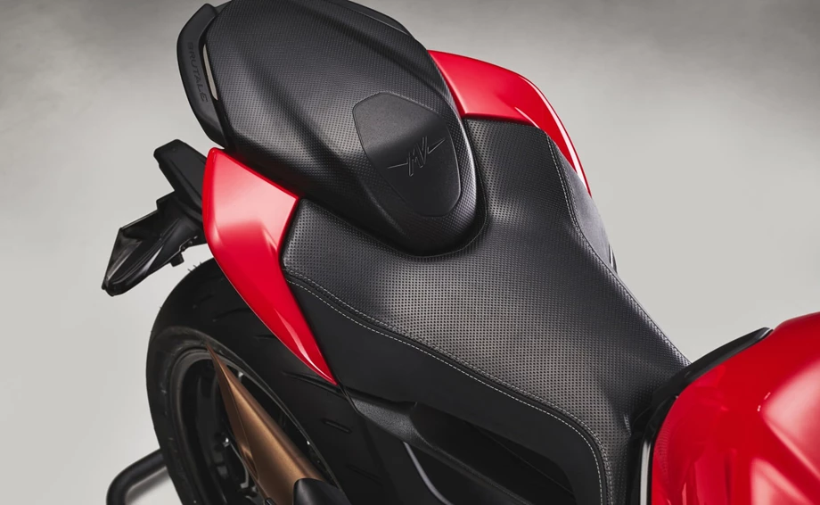 MV Agusta Brutale 800 R Bild 13: MV Agusta Brutale 800 R