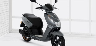 Peugeot Tweet 50 2015 vs Peugeot Kisbee 50 GT 2024