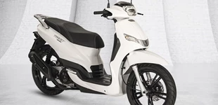 Peugeot Tweet 125 GT 2022 vs Peugeot Tweet 125 Active 2024 Peugeot Tweet 125 GT 2022 vs Peugeot Tweet 125 Active 2024