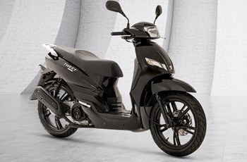 Peugeot Tweet 125 Active 2024 - Bild 8 Peugeot Tweet 125 Active 2024 - Bild 8