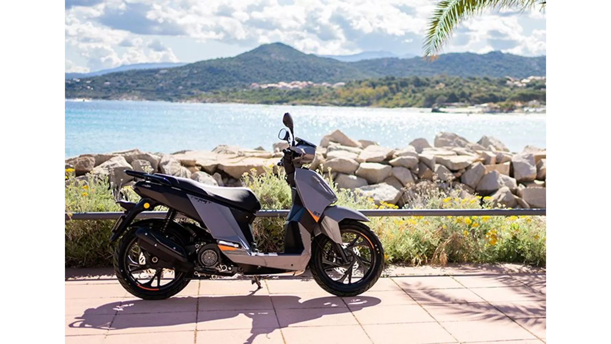 Peugeot Tweet 125 GT - Image 5 Peugeot Tweet 125 GT - Image 5