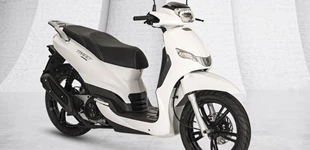 Peugeot Tweet 200 GT 2022 vs Peugeot Tweet 200 Active 2024 Peugeot Tweet 200 GT 2022 vs Peugeot Tweet 200 Active 2024