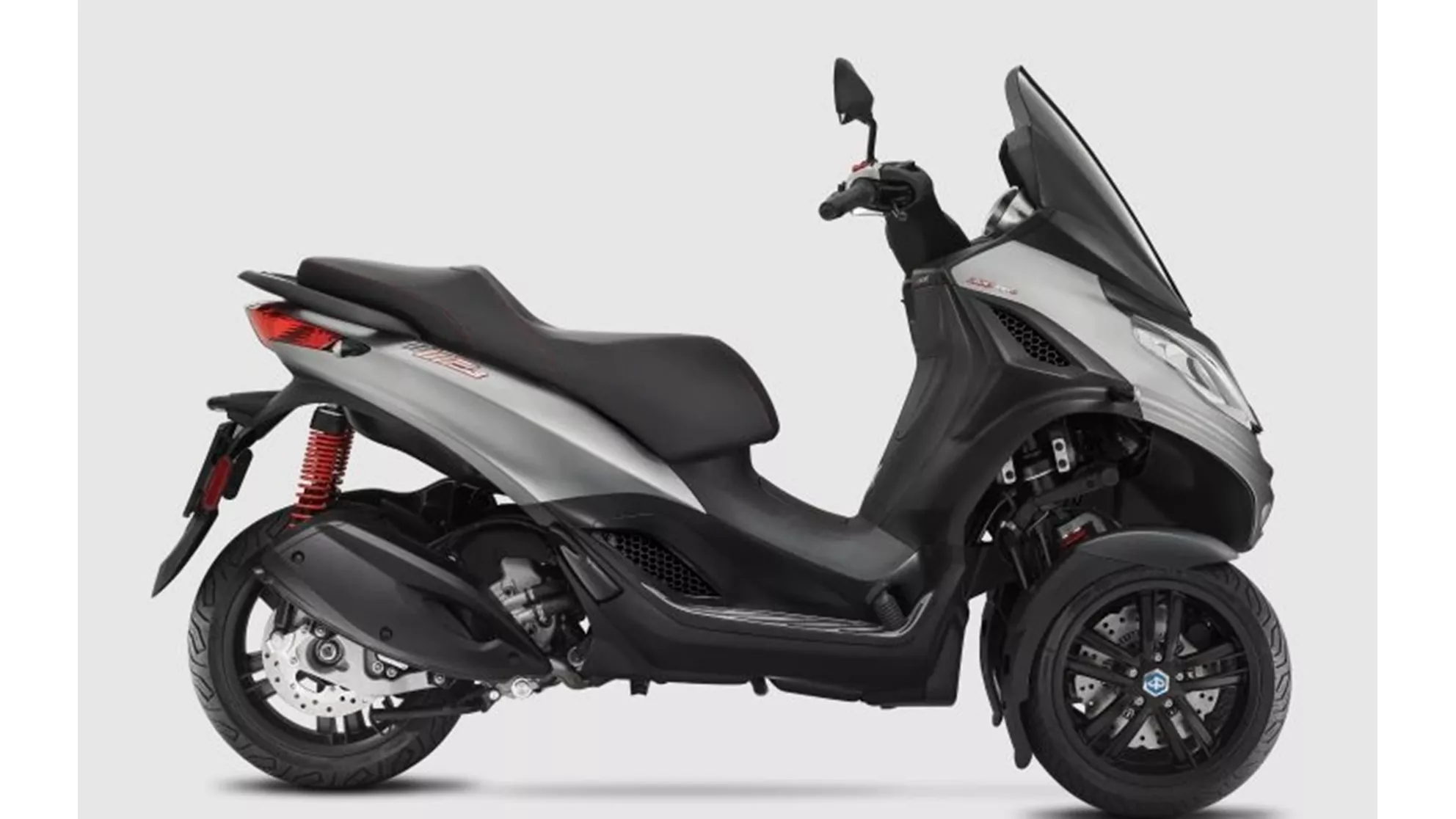 Piaggio MP3 300 Sport - Image 2 Piaggio MP3 300 Sport - Image 2