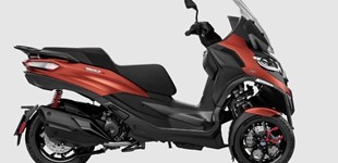Piaggio MP3 310 Sport 2025 vs Piaggio MP3 400 Sport 2024