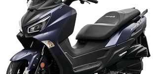 Sym Joymax Z+ 125 2024 vs Piaggio Medley 125 ie IGET 2020