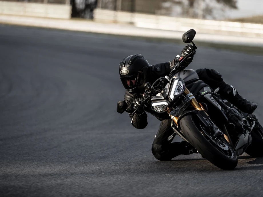 Triumph Speed Triple 1200 RS Bild 2: Triumph Speed Triple 1200 RS
