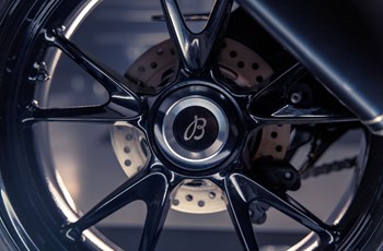 Triumph Speed Triple 1200 RR Breitling Limited Edition 2024 - Bild 9