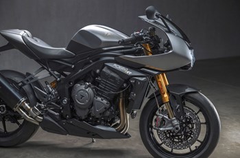 Triumph Speed Triple 1200 RR Breitling Limited Edition 2024 - Bild 4