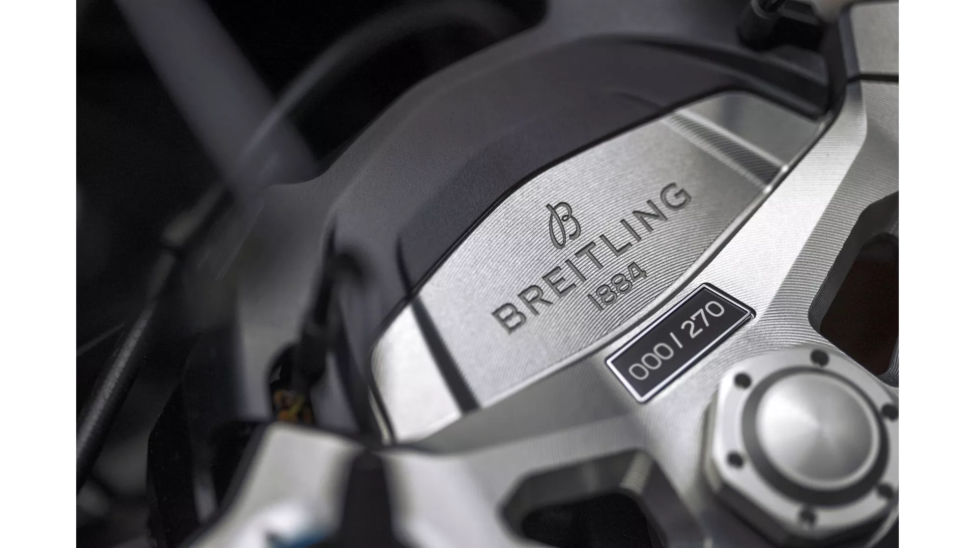 Triumph Speed Triple 1200 RR Breitling Limited Edition - Obrázok 9