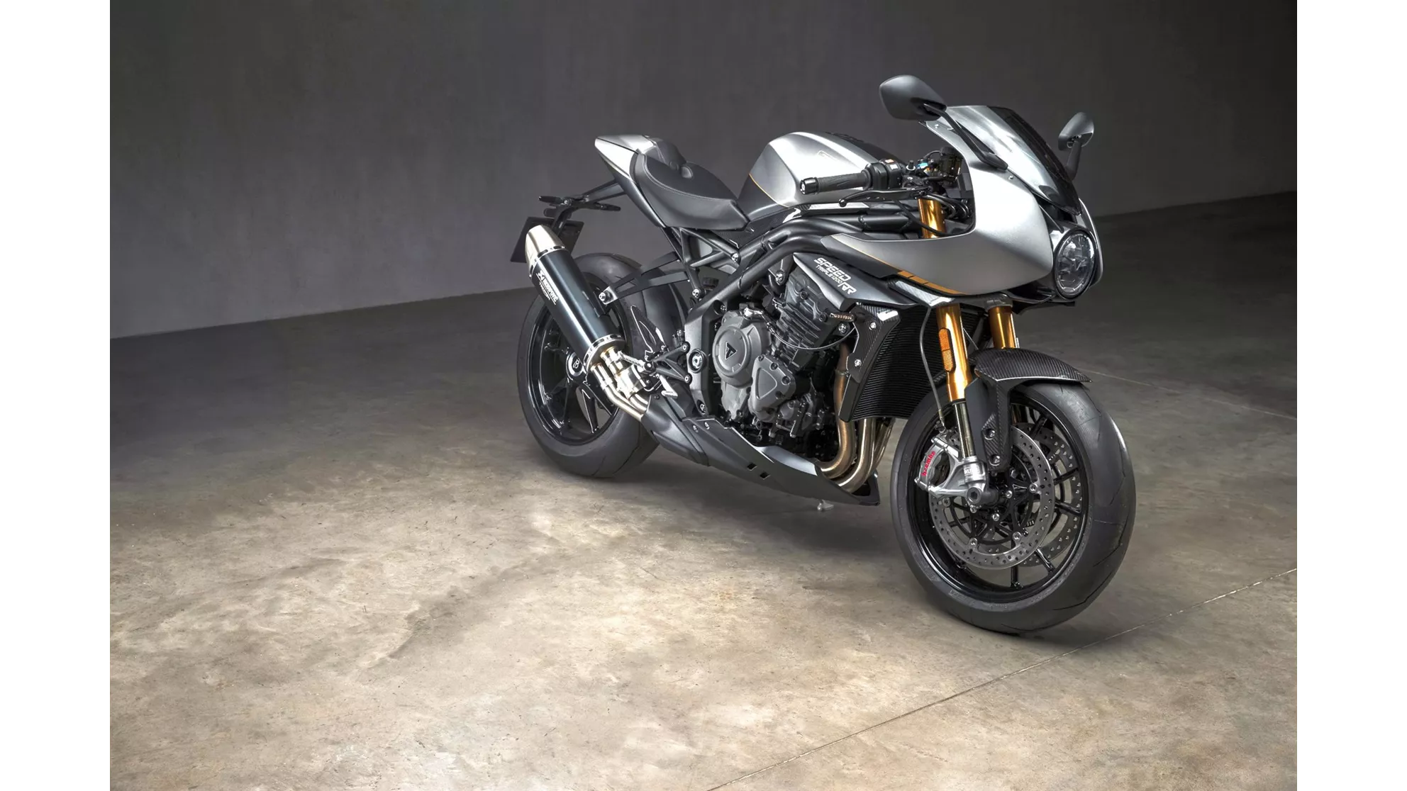 Triumph Speed Triple 1200 RR Breitling Limited Edition - Слика 10