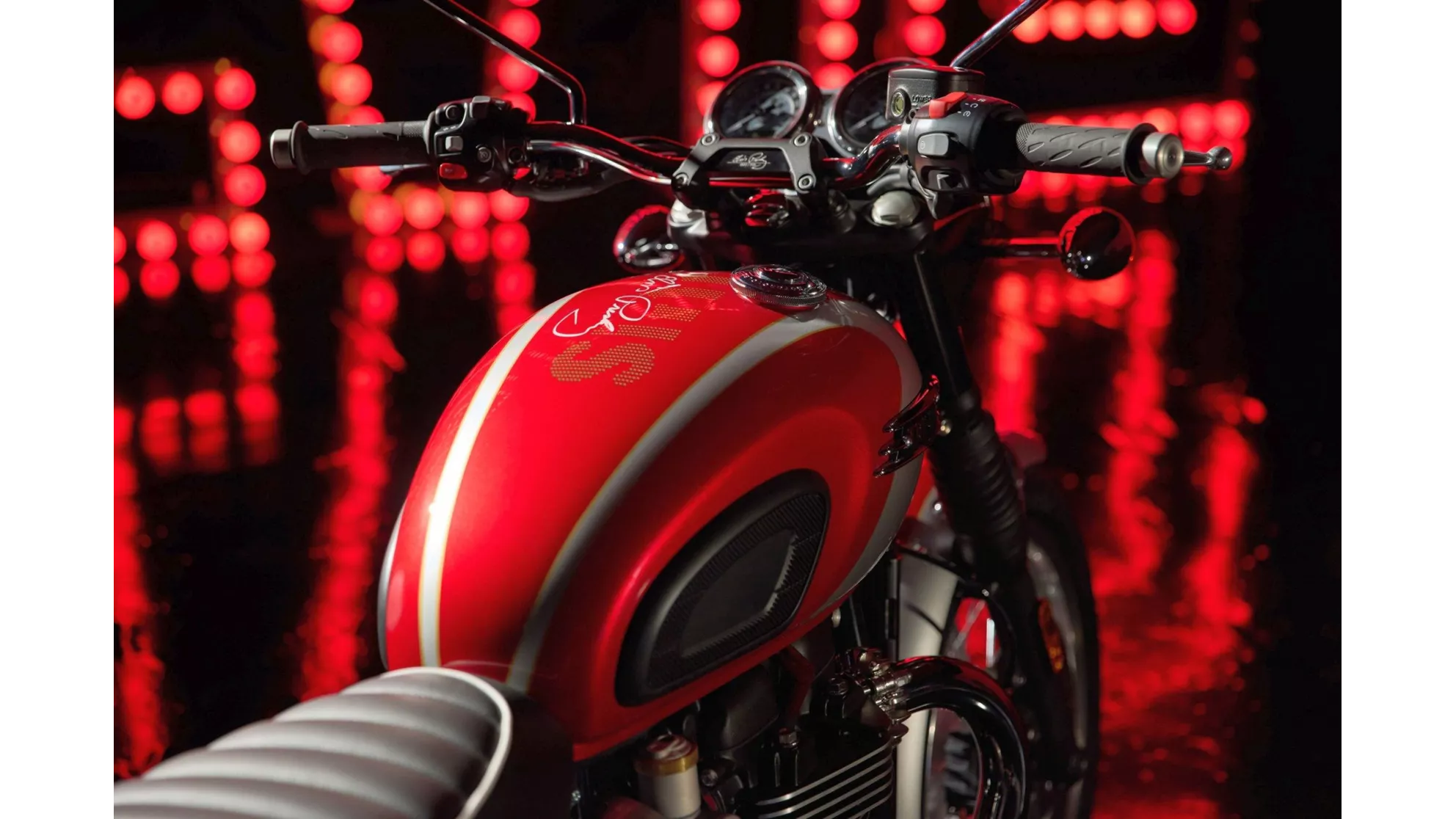 Triumph Bonneville T120 Elvis Presley Special Edition - Obrázek 2 Triumph Bonneville T120 Elvis Presley Special Edition - Obrázek 2