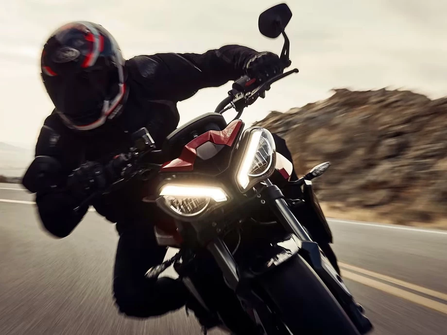 Triumph Street Triple 765 RS Bild 7: Triumph Street Triple 765 RS