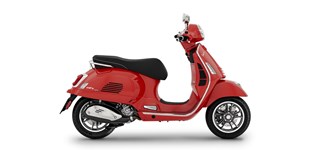 Honda ADV350 2024 vs Vespa GTS 300 Super 2024 Honda ADV350 2024 vs Vespa GTS 300 Super 2024
