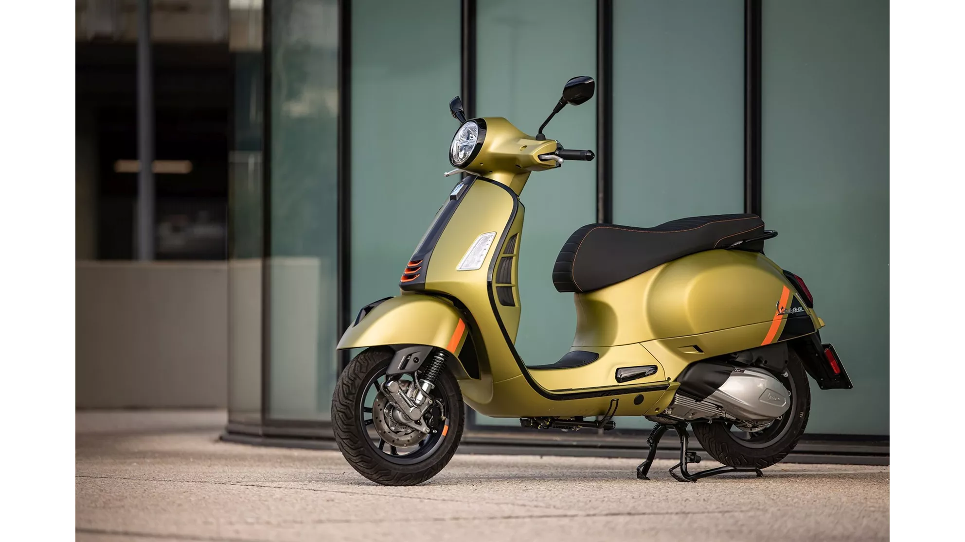 Vespa GTS 300 Super Sport - Image 5 Vespa GTS 300 Super Sport - Image 5