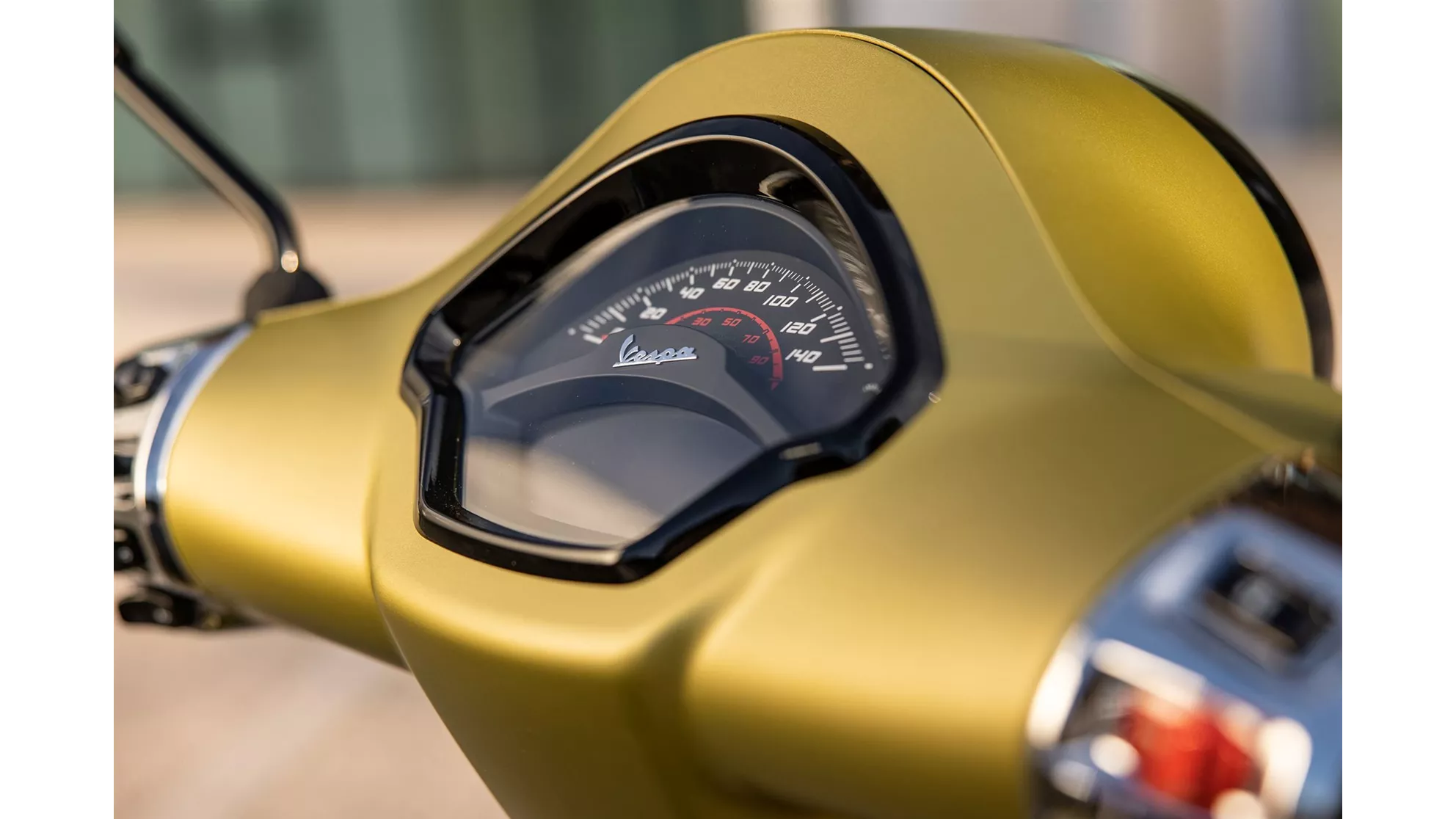 Vespa GTS 300 Super Sport - Image 9 Vespa GTS 300 Super Sport - Image 9