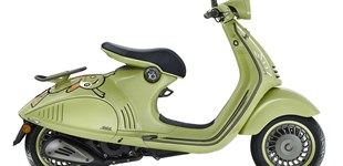 Vespa 946 10° Anniversario 2024 vs Vespa Primavera 125 S 2023