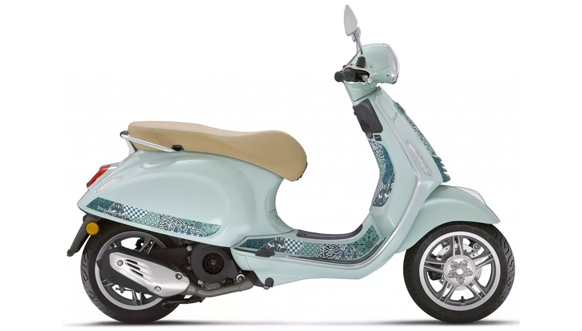 Vespa Primavera 125 Batik 2024 Vespa Primavera 125 Batik 2024