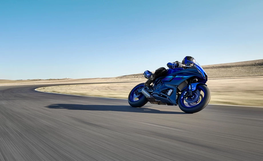Yamaha R7 Bild 13: Yamaha R7