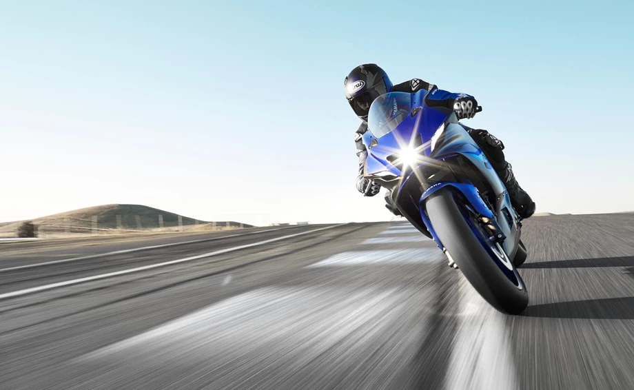 Yamaha R7 Bild 15: Yamaha R7