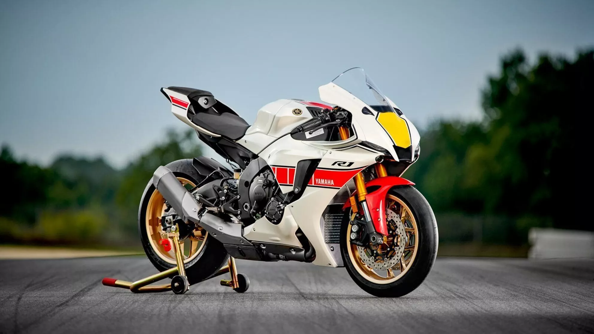 Yamaha R1 World GP 60th Anniversary - Image 7 Yamaha R1 World GP 60th Anniversary - Image 7