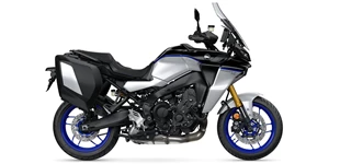Triumph Tiger 1200 GT PRO 2025 vs Yamaha Tracer 9 GT+ 2024 Triumph Tiger 1200 GT PRO 2025 vs Yamaha Tracer 9 GT+ 2024