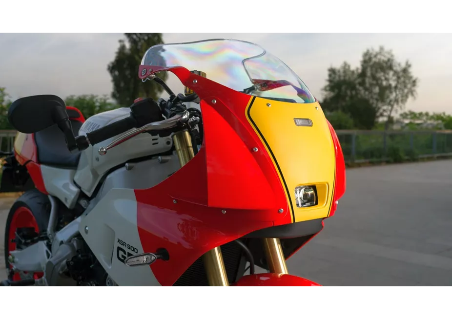 Yamaha R9 2025 vs Yamaha XSR900 GP 2024