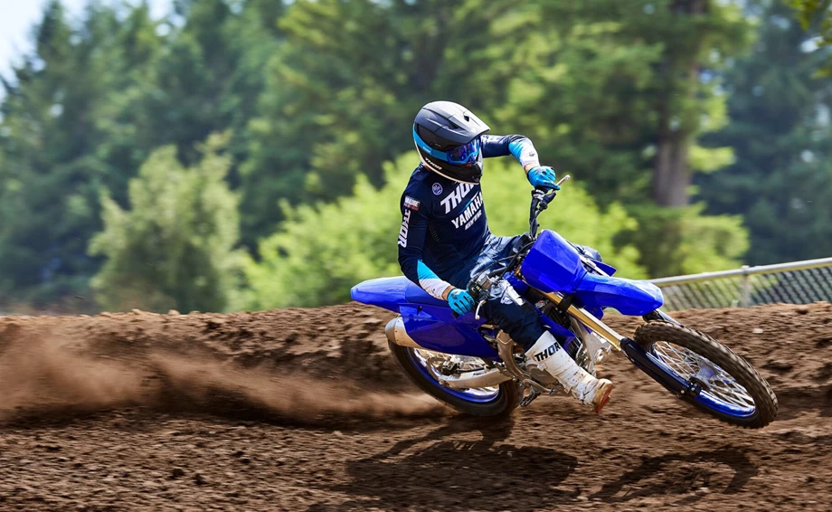 Yamaha YZ450F Bild 7: Yamaha YZ450F