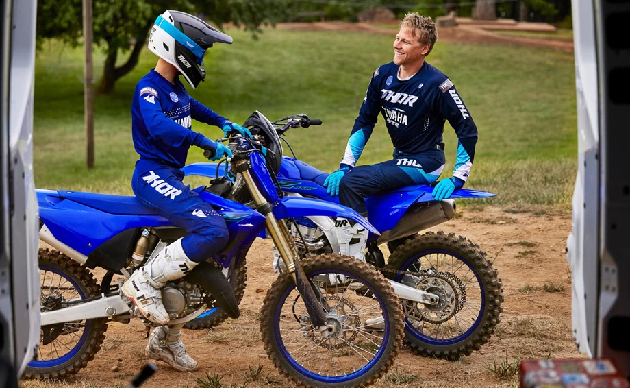 Yamaha YZ450F Bild 8: Yamaha YZ450F