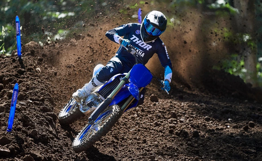 Yamaha YZ450F Bild 9: Yamaha YZ450F