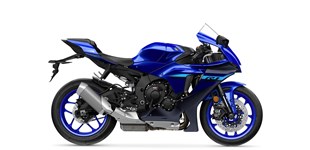 Yamaha R1 2024 vs Yamaha MT-07 2025