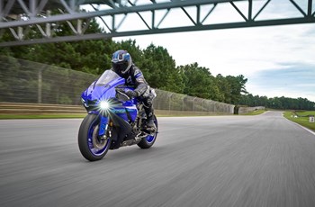 Yamaha R1 2024 - Bild 16 Yamaha R1 2024 - Bild 16